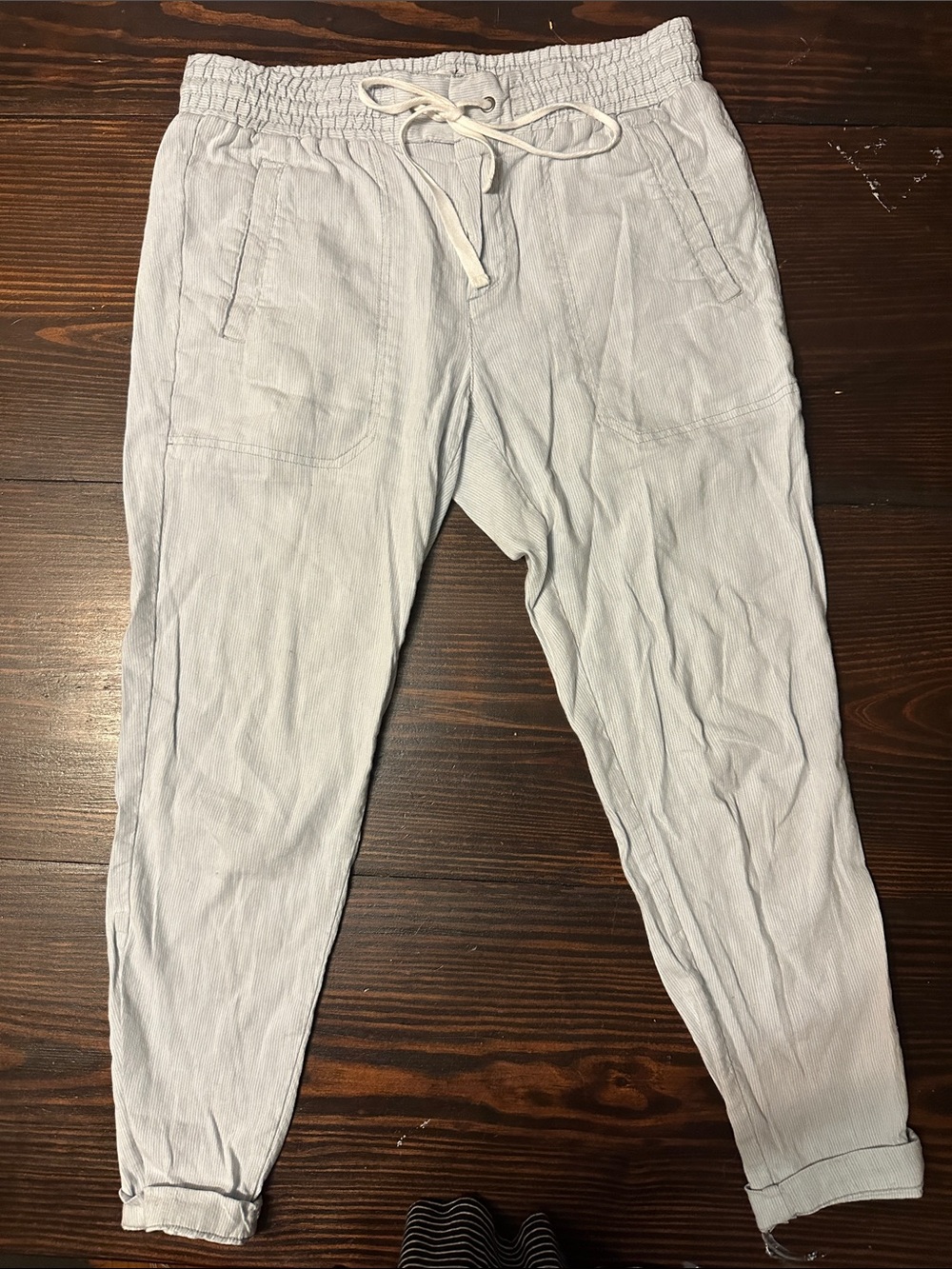 Lou & Grey Light Gray Drawstring Jogger Capris